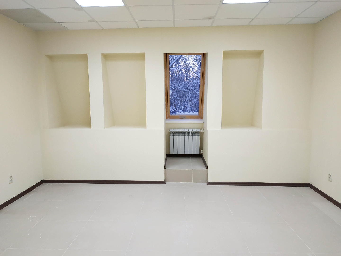 Офис на Западной Поляне

Вашему вниманию предлагается офис 30 кв.м
Расположение: ул. Лермонтова 34
3 этаж.
Площадь 30 кв.
Офис с окном, светлый.
Высокие потолки 3,0м.
Новый ремонт.
Все коммуникации.
Парковка рядом с офисом.
Можно работать прямо сейчас!
Рядом магазин Пятерочка, кафе.
Остановка в 50ме